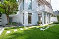 Freistehendes Einfamilienhaus mit Pool, Kamin und Photovoltaik - Sonniger, lichtgeschützter Südgarten