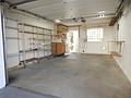 Doppelhaushälfte mit Garten & Garage in ruhiger Lage – viel Potenzial für Ihre Wohnideen - Garage