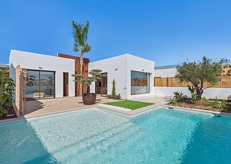 Villen mit 3 Schlafzimmern, 2 Bädern, Vorinstallation Klimaanlage, Privatpool und Meerblick direkt am Golfplatz von La Serena Golf