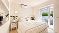 Modernisierte Villa mit Meerblick, 2 Schlafzimmern und Privatpool