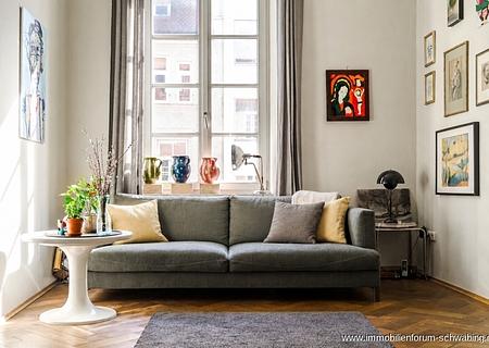Schicke Altbau Wohnung mit Parkett und Balkon zum ruhigen Innenhof - mitten im Glockenbachviertel - Altbauscharm in hipper Lage
