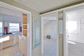 Flexible, zusammengelegte Wohnung mit zwei Eingängen, Balkon & Garten - Flur