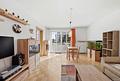 Rundum Wohlfühlen! Helle 3-Zimmer-Wohnung mit Balkon – stadtnah und bestens angebunden - Blick in offenen Wohnraum