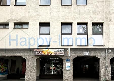 gepflegter Laden in Lauflage mit Lager im Keller in Pasing zu kaufen - Vorder Ansicht
