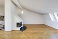 Hinreissende Dachgeschoss-Maisonette mit 3 Zimmern, Terrasse und Panoramablick - Kamin und Wohlfühlambiente