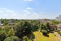 ++ Stadtblick deluxe: Provisionsfrei 2-Zimmer-Wohnung mit Skyline und Pool ++ - Ausblick Balkon hinten