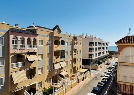 Appartement mit 2 Schlafzimmern, 1 Bad, Tiefgaragenstellplatz und Gemeinschaftspool nur 150 m vom Strand