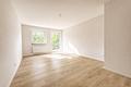 MODERN * alles wie NEU * sofort Zuhause! - Helles Schlafzimmer mit Balkonzugang