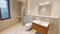 Designstarke Wohnung mit großem Balkon und maßgefertigter Einbauküche - Begehbare Dusche