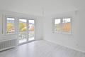 Charmante 4-Zimmer-Wohnung am Paradies in Baden-Baden mit Balkon, Potenzial & Wohlfühlatmosphäre - Wohnzimmer