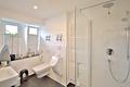 Einmalige Gelegenheit für Ihr Traumzuhause – luxuriöse Etagenwohnung voller Stil und Wohnkomfort - Gäste-WC mit Dusche