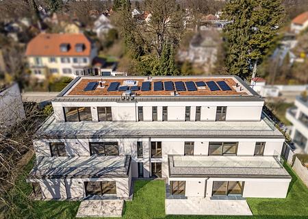 Erstbezug: Hochklassiges Penthouse mit Private Landing und atemberaubender Dachterrasse - Großzügige Dachterrasse