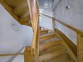 Denkmalgeschützter ehemaliger Einfirsthof 
- Großes Ausbaupotential auf ca. 482 m² Wohnfläche - Treppe