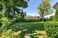 Designer-Villa mit großem Raumangebot und schönem Garten - weitläufiger Garten