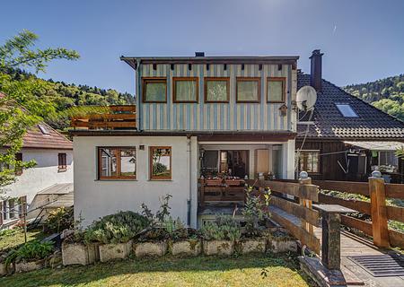 Ein Zuhause zum Wohlfühlen – großzügiges Fachwerkhaus mit viel Charme und idyllischem Garten - Haus Ansicht