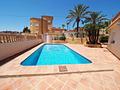 Wunderschöne Villa mit 3 Schlafzimmern, 3 Bädern, Privatpool, Meerblick und direktem Strandzugang