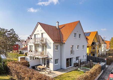 Diesen Sommer beziehbar: Traumhaftes Reiheneckhaus im schönen Ramersdorf - Ansicht