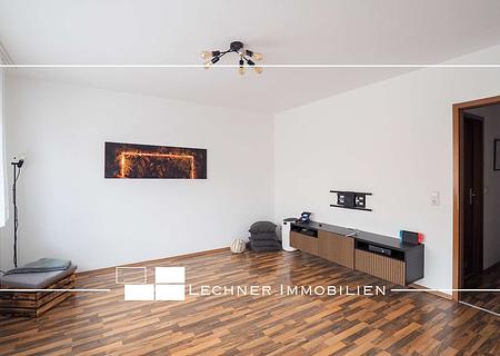 Einziehen und wohlfühlen mit schöner West-Dachloggia - Wohnzimmer