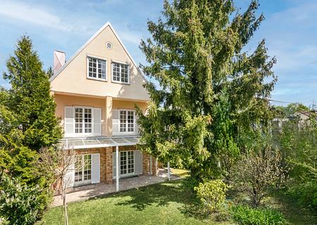 Großzügiges Wohngefühl: Einfamilienhaus mit Traumgarten zur Neugestaltung - Einfamilienhaus zum Verwirklichen