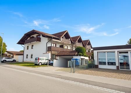 Attraktive Kapitalanlage in Ainring: Gepflegte 2-Zimmer-Wohnung mit 2 Balkonen & Tiefgarage - Impressionen