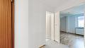 Altbaucharme & Bergblick – 2-Zimmer-Dachgeschoss mit Potenzial für 3 Zimmer in Freilassing - Flur