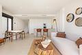 Modernes Strandhaus mit Pool - adan26