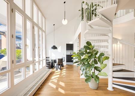 Ästhetik, Raum und Licht: Exklusives Dachterrassenstadtdomizil in Bestlage - Stilvolle Dachgeschosswohnung