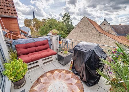 Sonnige, vermietete 3-Zimmer-Dachgeschosswohnung sucht neuen Eigentümer! - Sonnenbalkon