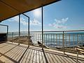 Renovierungsbedürftiges Appartement mit 2 Schlafzimmern und 1 Bad in erster Linie am Strand