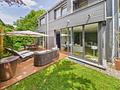 Architektonisches Juwel:
Einfamilienhaus mit hochwertiger Ausstattung
- sehr viel Privatsphäre - Garten - und Terrassenbereich