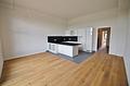 ++ Luxuriöses Wohnen mit industriellem Touch - 3 Zimmer mit Balkon und Mainblick ++ - Wohnbereich