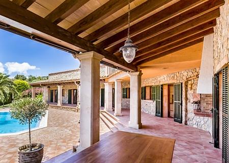 Mallorca Moderne Villa im Finca Stil, Es Capdella zu verkaufen