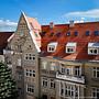 Neubau Niveau in stilvollem Pracht Altbau in bester Lage von Bogenhausen: 4 Zimmer Loggia Wohnung - Außenansicht Haus