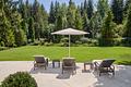 Spektakuläre Architektur & exklusive Waldrandlage: Atemberaubende Villa mit Indoor-Pool und SPA -  Einmaliges Garten-Paradies 