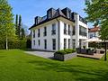 Raum für große Lebensentwürfe – Villa mit Südwestgarten in Solln - Weitläufiger Gartenbereich