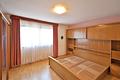 Solides Dreifamilienhaus mit Potenzial! - Schlafen EG