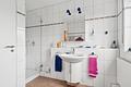 ++ Familienfreundliche 4-Zimmer-Wohnung mit Balkon ++ - Badezimmer - Blick zum Waschbecken
