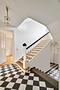 Klassische Villa von 1928 mit 6 Schlafzimmern, viel Charme und Traumgarten in unverbauter Bestlage - Historisches Treppenhaus