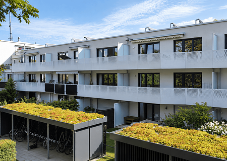 Lichtdurchflutete Dachgeschosswohnung mit Balkon in Neuhadern - Rückgebäude