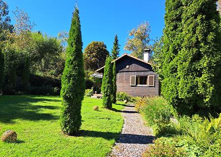 Ferien- /Wochenend-Immobilie mit großem Grundstück in Kirchseeon - Garten vorne