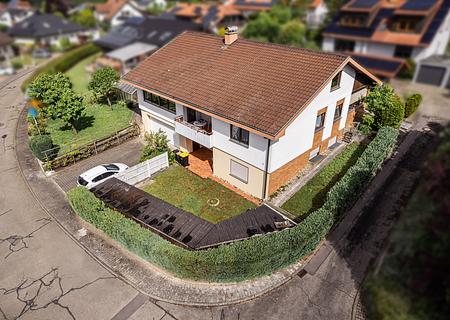 Großzügiges Haus mit separater Einliegerwohnung und großem Garten in Kirchardt - Außenansicht