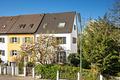 Modernisiertes Stadthaus von 1934 im begehrten, familienfreundlichen Gern - Geräumiges Eckgrundstück