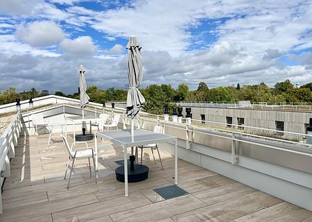 Studio im Studentenwohnheim für
Kapitalanleger - Vermietet - Grosse Dachterrasse - Dachterrasse