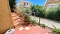 Sehr schönes Endreihenhaus mit 2 Schlafzimmern, 2 Bädern, Gästebereich im Souterrain, Dachterrasse und Gemeinschaftspool