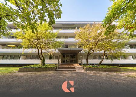 Befristet auf 1 Jahr! - Frisch renovierte, möblierte 2-Zimmer-Wohnung mit Balkon und Schwimmbad - Eingang