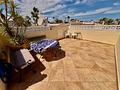 Endreihenhaus mit 3 Schlafzimmern, 2 Bädern, Dachterrasse, Klimaanlage und Gemeinschaftspool
