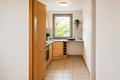 Obersendling – gepflegte 2-Zimmer-Wohnung und Tiefgaragenstellplatz - Küche_ Emotionsbild