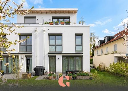 Modern + neuwertig + 5 Zimmer - DHH mit Süd/West-Garten in ruhiger Lage - Gartenansicht