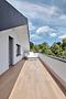 Moderne Haushälfte von 2016 mit Dachterrasse und Alpenblick in begehrter Villenlage - Weitläufige Dachterrasse