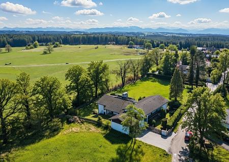 Großzügige Villa in begehrter Top-Lage. Bergblick!